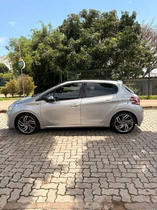 PEUGEOT 208 1.6 GRIFFE 16V FLEX 4P MANUAL